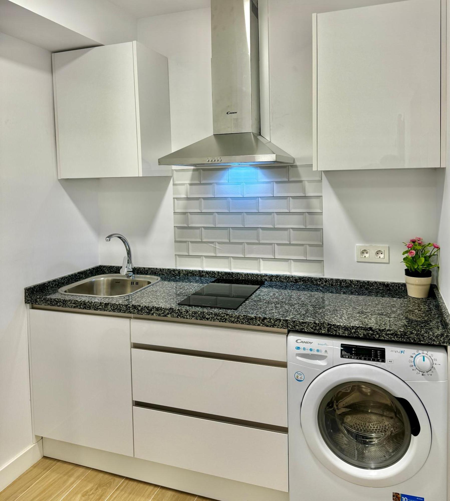 Amazing Seaside Studio By Eaw Homes Marbella Bagian luar foto